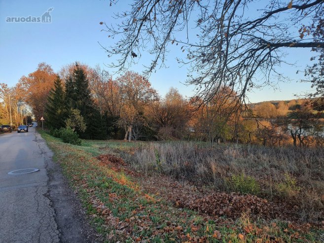 Parduodamas 0,33 ha žemės sklypas puikioje ir perspektyvioje vietoje